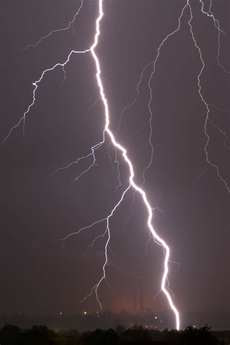File:Lightning in Zdolbuniv.jpg