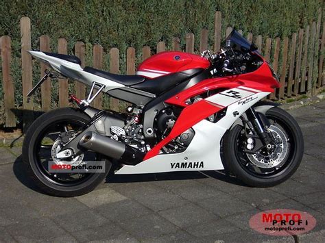 My 2009 yamaha r6 that i just purchased! Yamaha YZF-R6 2009 Specs and Photos