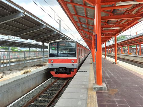 Beginilah Suasana Hari Pertama Pengoperasian Bangunan Baru Stasiun Bekasi