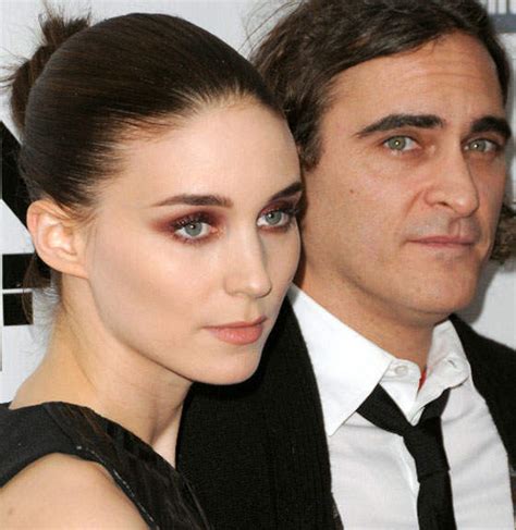 Sep 28, 2020 · rooney mara and joaquin phoenix have stepped into their biggest roles to date: Dlisted | Rooney Mara And Joaquin Phoenix Might Be Engaged