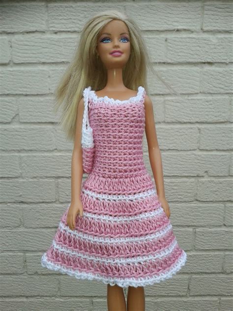 Barbie might have known for decades, yet what has been present in the 18 inch doll patterns have its own variousity and her own. Lyn's Dolls Clothes: Barbie crochet dresses and bag