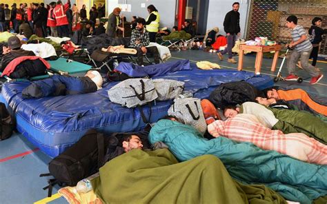 Bienvenue sur la page de votre magasin boulanger ! Camp de Grande-Synthe: plus de 1.200 migrants hébergés en urgence après l'incendie [photos ...