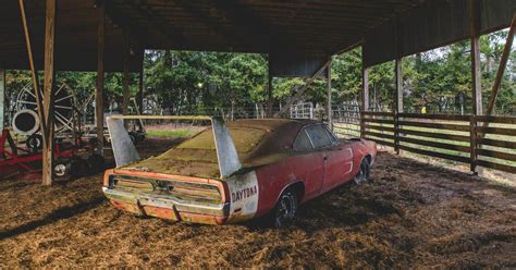 5 Stunning American Muscle Car Barn Finds (5 European Sports Car Barn