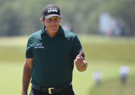 Phil mickelson has a number of qualities attractive to a golf fan: Phil Mickelson Once Tried To Get A Helicopter To Pick Him ...