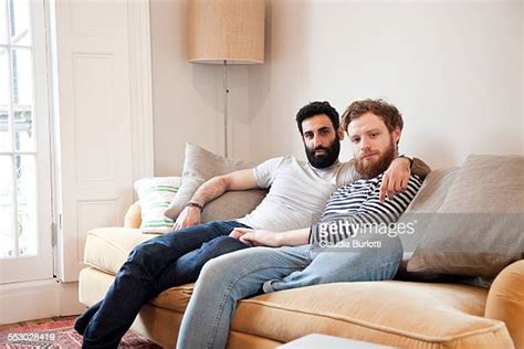 Gay Men Couch Photos Et Images De Collection Getty Images