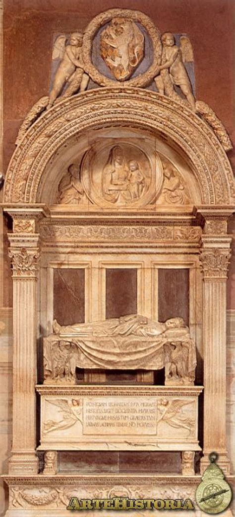 Oblikom je sličan antičkom sarkofagu, ali pokojnikovo tijelo ne počiva u njemu, nego u kripti ispod njega. Tumba de Leonardo Bruni | artehistoria.com