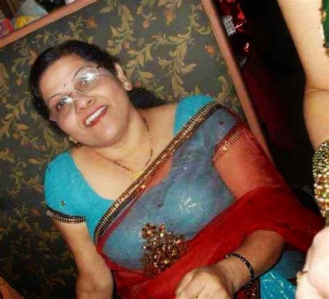 Delhi Hot Aunties Transparent Saree Pictures Bollywood Actress Photos