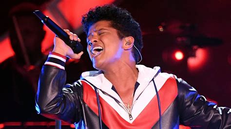 Bruno Mars Thats What I Like Live Performance At The Grammys 2017
