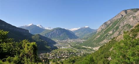 Large choix de locations saisonnières dont des chalets et des maisons de vacances à louer. LA SAVOIE - Saint-Jean-de-Maurienne - Groupe Archéologie ...
