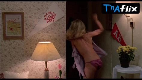 Julia Montgomery Underwear Scene In Revenge Of The Nerds Vídeos Porno
