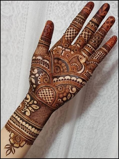 8 Easy And Beautiful Arabic Mehndi Design For Wedding Season