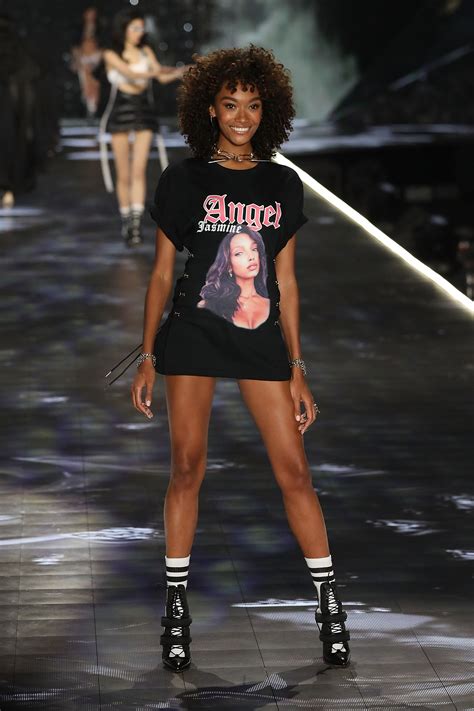 black models at the 2018 victoria s secret fashion show page 7 madamenoire