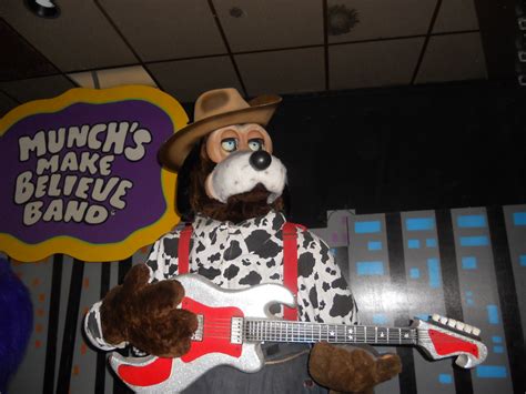 Weve Got Some Bad News For The Chuck E Cheese Fans Out There Page 3