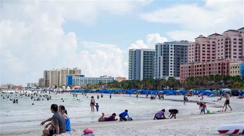 Florida Tourism Sees Growth In Foreign Visitors Despite Overall