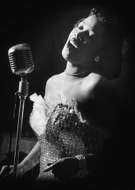 learn about the top 10 famous jazz singers
