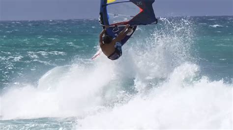 vidéo kai lenny en session windsurf à backdoor à hawaii