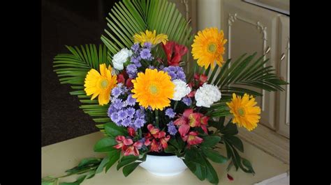 Our mixed flower bouquets range from elegant arrangements of lilies to festive rainbows of roses. How to arrange a flower bouquet - YouTube