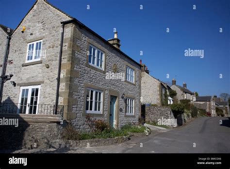 Refurbished Traditional House In Over Haddon Peak District Derbyshire