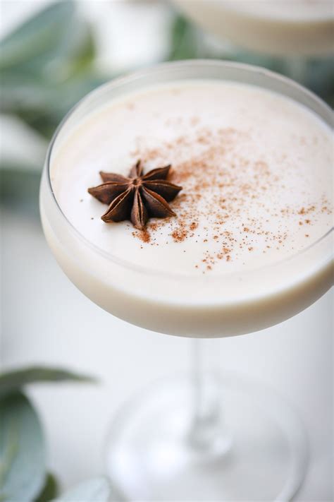 There's a real christmas spice essence that's underpinned by oaky wood and wildflowers with a sweet berry edge. The Best Holiday Drinks | Chocolate bourbon, Chocolate cocktails, Chocolate vodka