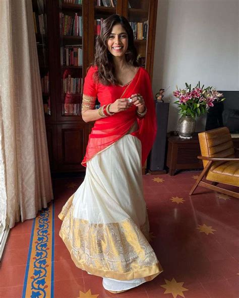 Malavika Mohanan In A Handloom Kasavu Half Saree For Onam 2021