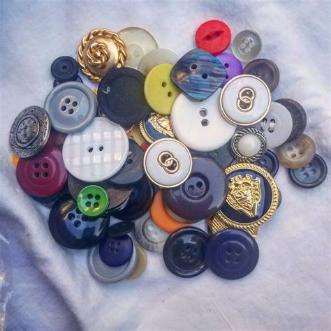 100 Assorted Button Lot Craft Projects Crafts Projects