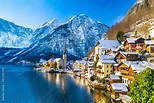 Classic postcard view of famous Hallstatt lakeside town in the Alps ...