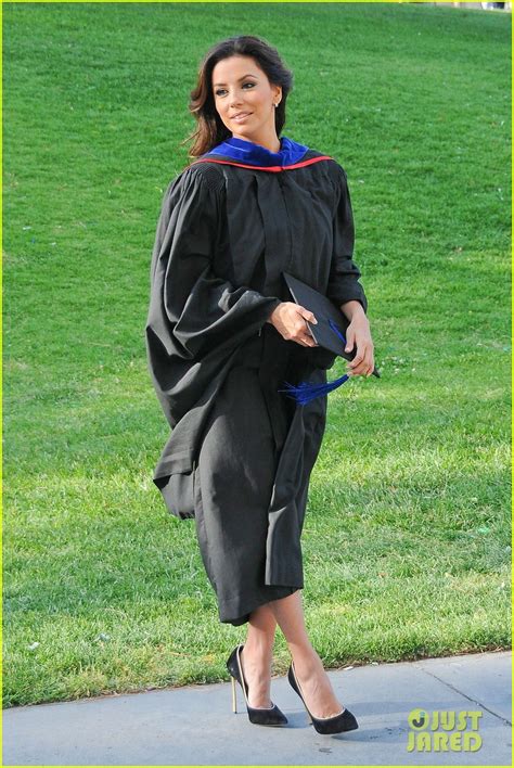 Eva Longoria Graduates With A Master S Degree From Csu Photo Eva Longoria Photos