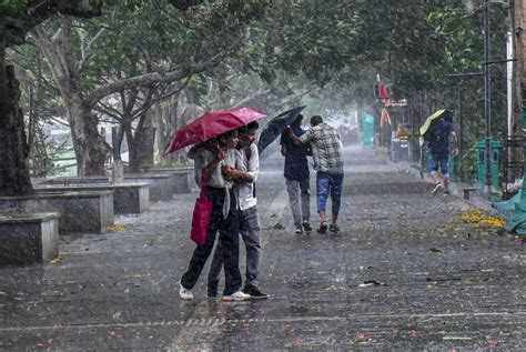 Imd Predicts Very Heavy Rainfall In Kerala Issues Yellow Alerts For