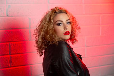 Premiere Offaly Musician Olivia Burke Shares Alt Pop Gem Anybody Else