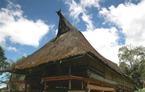 Namun, sebenarnya rumah tradisional tersebut memiliki berbagai macam jenis. Filosofi 5 Rumah Adat Sumatera Utara (Batak) + Gambarnya