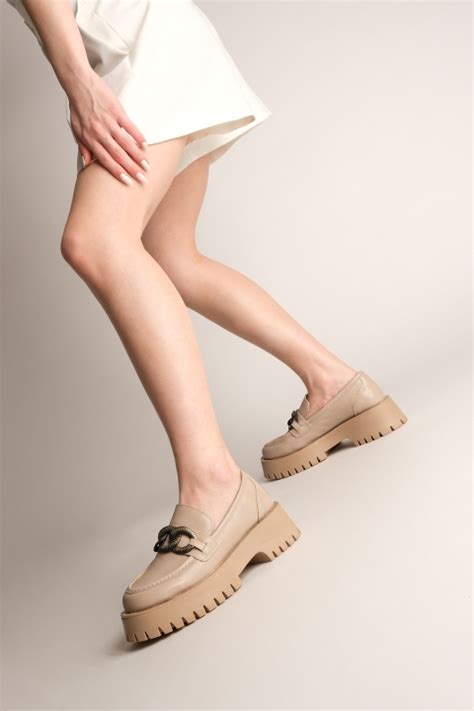 Kadın Zincir Tokalı Loafer Günlük Ayakkabı Zozes Bej Marjin Ayakkabı