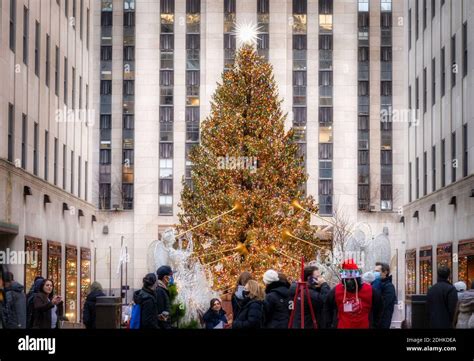 The Rockefeller Center Christmas Tree 2020 Nyc Usa Stock Photo Alamy