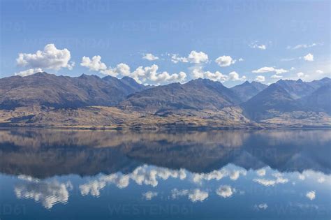New Zealand Queenstown Lakes District Wanaka Lake Wanaka Reflecting