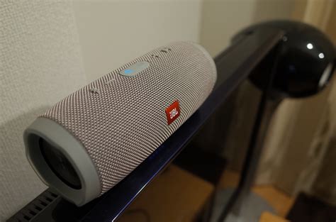 Berikut ada rekomendasi speaker aktif mini berbagai merk terbaru dari speaker aktif mini bluetooth bisa jadi alternatif untuk anda yang ingin mendengarkan suara musik yang berkualitas bagus namun dapat menghemat uang. 9 Speaker Bluetooth Terbaik di Bawah 1 Juta Tahun 2020. Menggelegar!