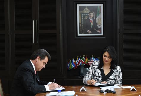 Dif Nacional Inea Firman Convenio De Colaboración A Favor De La