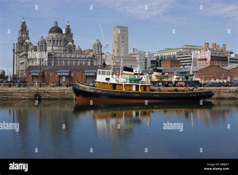 Tug Brocklebank At The Albert Dock Liverpool Stock Photo Alamy