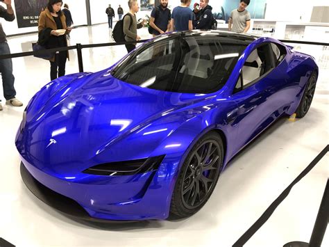 2020 (mmxx) was a leap year starting on wednesday of the gregorian calendar, the 2020th year of the common era (ce) and anno domini (ad) designations, the 20th year of the 3rd millennium. Tesla Roadster 2020 imponeert in felle (en de meest ...