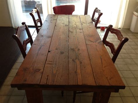 10 Farmhouse Rustic Dining Table