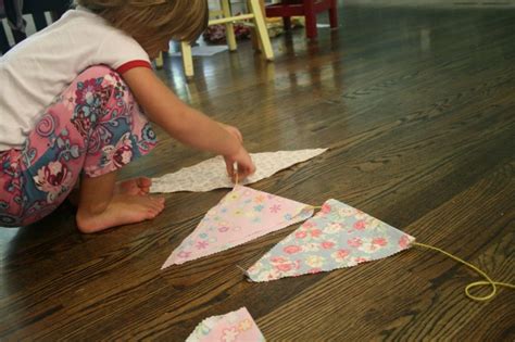 Für eine wimpelkette viel spaß wünscht das wunder. Wimpelkette selber machen: DIY Anleitung + 5 Vorlagen kostenlos - DIY - ZENIDEEN