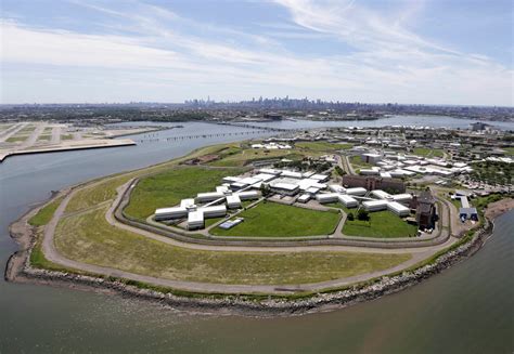 Shut Down Rikers Island The New York Times