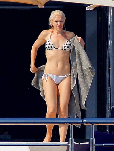 Gwen Stefani En Maillot Cest Un Régal Gwen Stefani Bikini Gwen