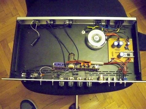 About 10 watts, 2x 12ax7 preamp tubes, 1 el84 output tube. Lilium JSN: DIY Electric Bass Tube Preamp (F-2B Clone, 1 x 12AX7)