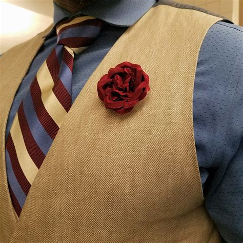 How To Accessorize The Suit Lapel Flowers Otaa