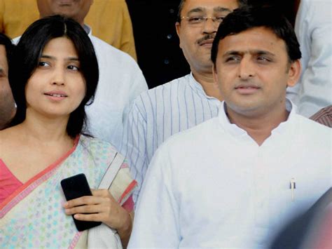 Up Cm Akhilesh Yadav Wife Dimple Yadav Get Stuck In Assembly Lift For