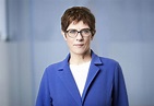Annegret Kramp-Karrenbauer übernimmt Befehls- und Kommandogewalt