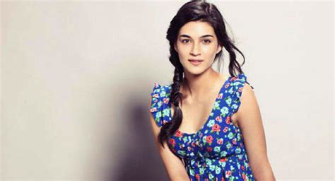 Kriti Sanon Latest Full Hd Wallpapers Hot And Sexy 2020