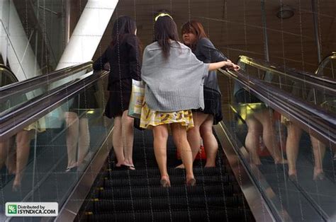 Women On An Escalator Sexy Singaporean Women On An Escalat Flickr