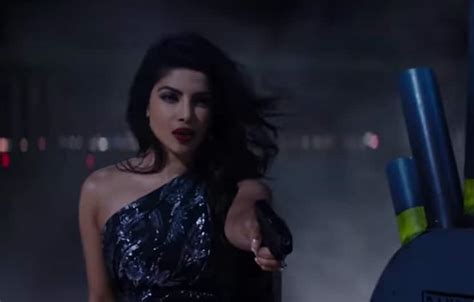 You Need To Watch The New Trailer For Baywatch Starring Priyanka Chopra