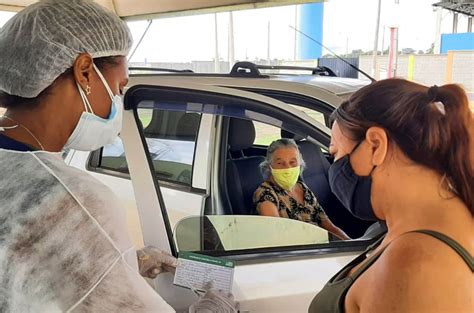 Redação do diário causa operária. Governo de SP anuncia vacinação de idosos com 70 e 71 anos ...