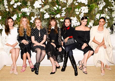 Celebrities Sitting Front Row at New York Fashion Week | Celebrities, Fashion, Stylish celebrities